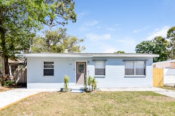 6813 Clearview Ave N Tampa, FL 33614